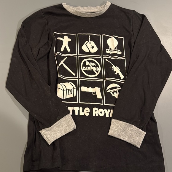 Black and Gray Fortnite Pajama Set and How to Draw book - Picture 4 of 10